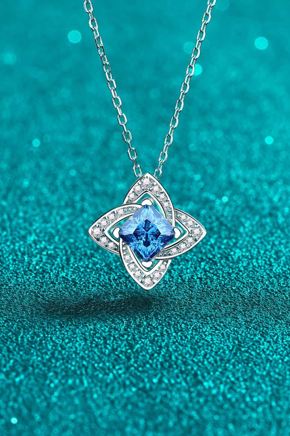 Collier pendentif floral moissanite 1 carat