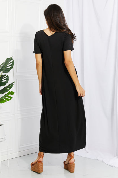 Zenana Simple Wonder Robe longue avec poche pleine taille en noir