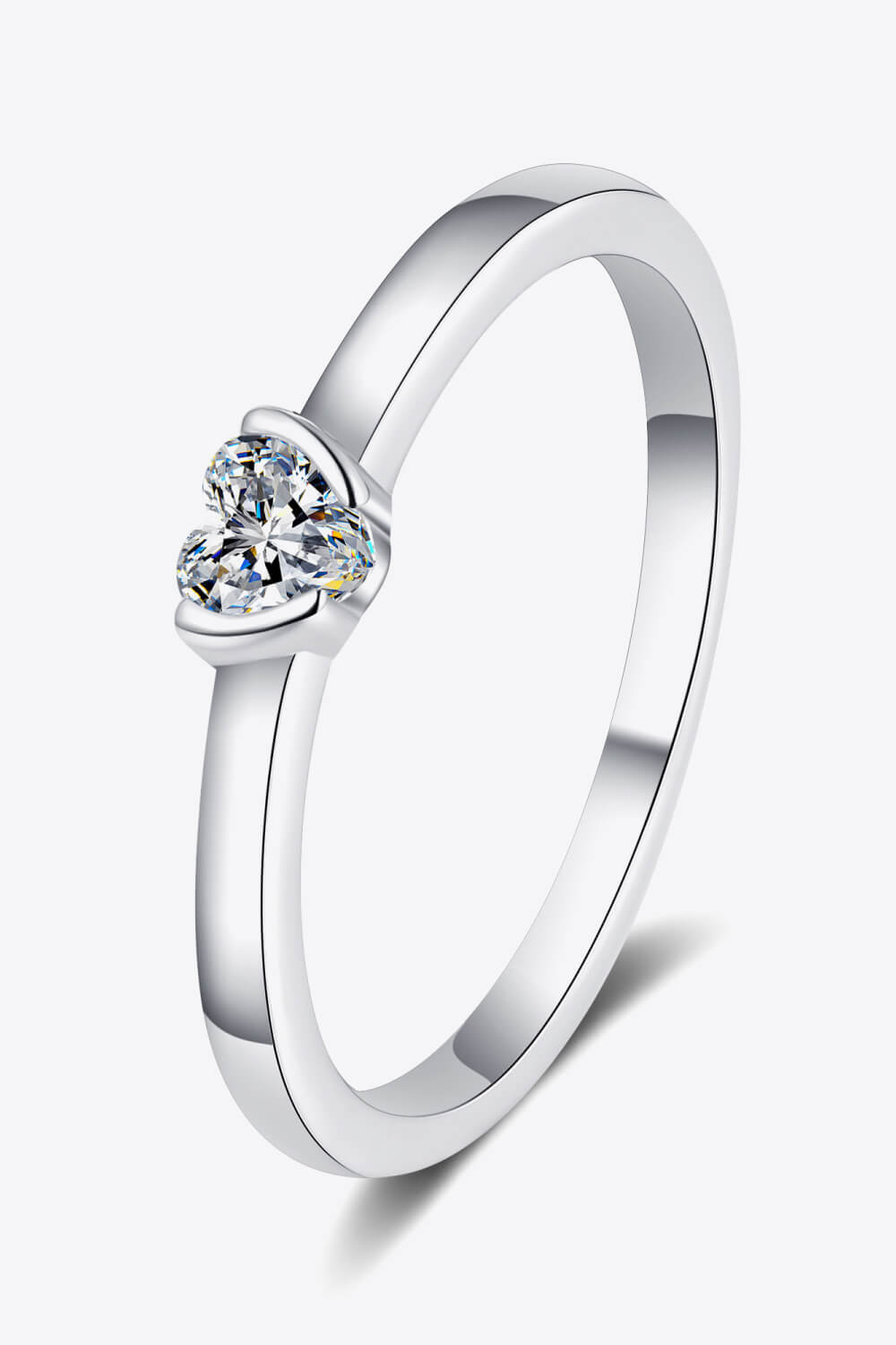 Bague solitaire moissanite en forme de cœur