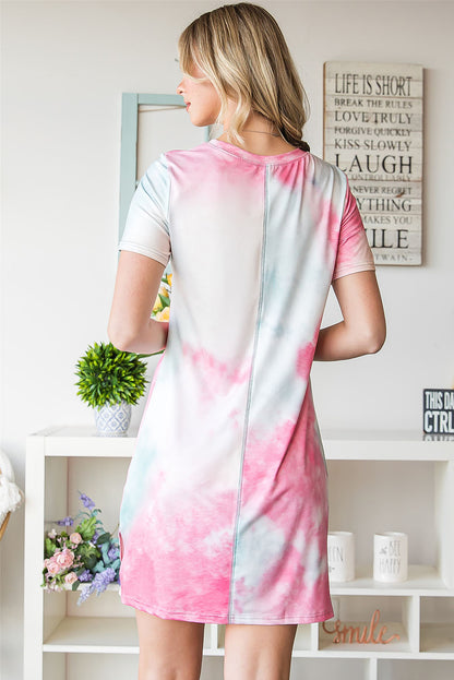 Robe fendue à manches courtes et col rond tie-dye