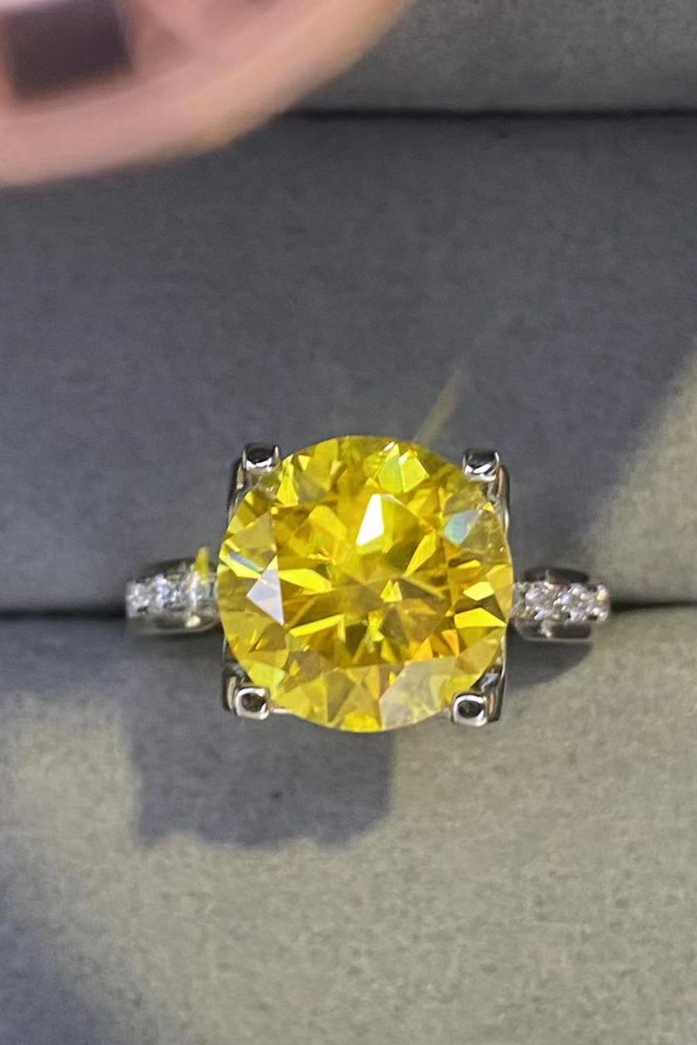 Bague en argent sterling 925 moissanite 5 carats en jaune banane