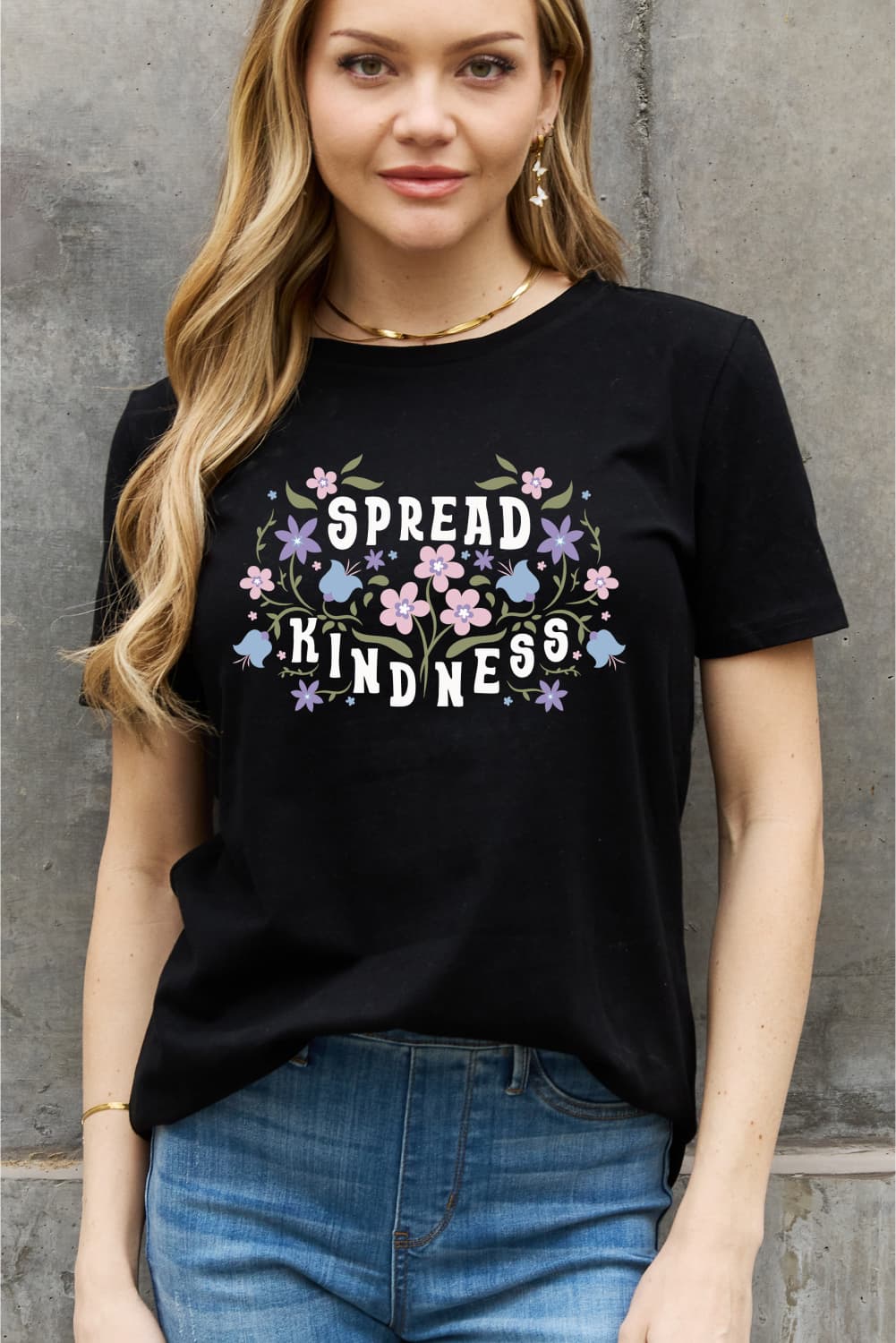 T-shirt en coton graphique Simply Love pleine grandeur SPREAD KINDNESS