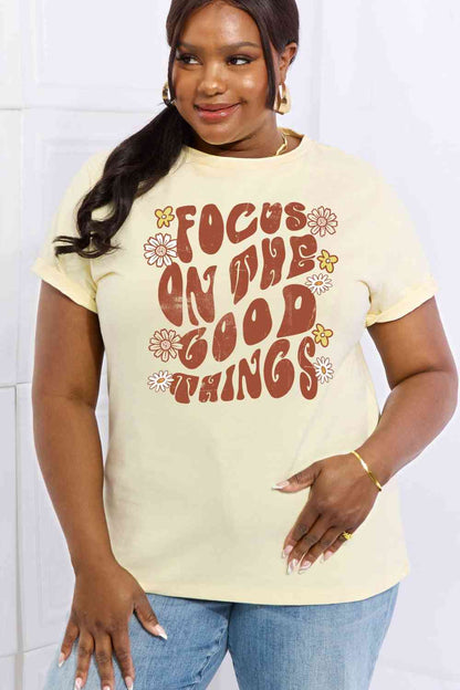 Simply Love Pleine Taille FOCUS SUR LES BONNES CHOSES T-shirt en coton graphique