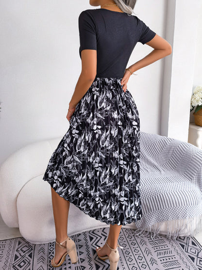 Printed Round Neck Pleated Dress