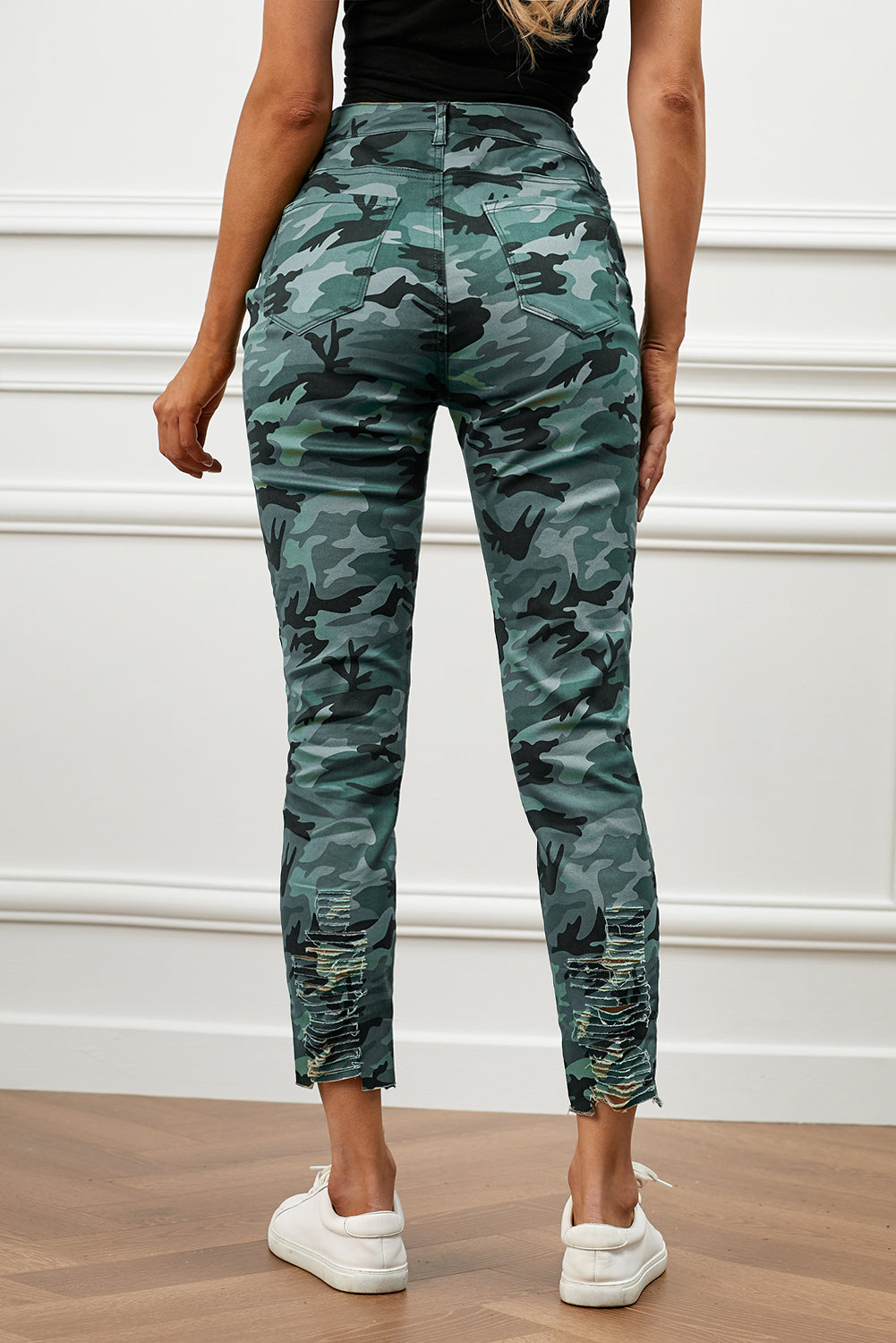 Baeful Distressed Camouflage Jeans