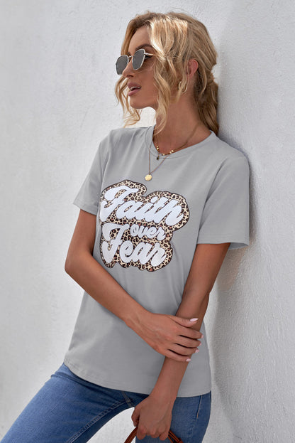 Camiseta estampada con cuello redondo FAITH OVER FEAR