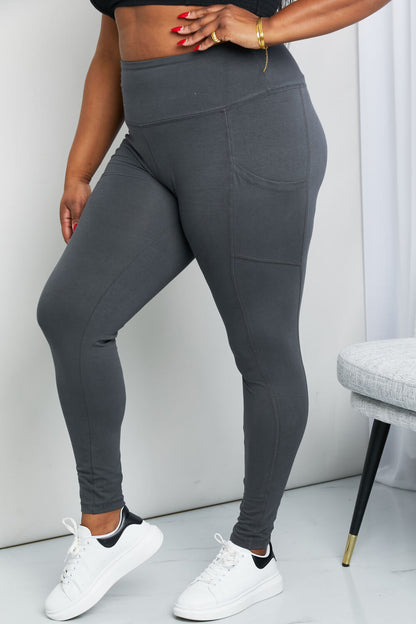 Zenana Legging prêt à rouler avec taille large et poche en gris cendré