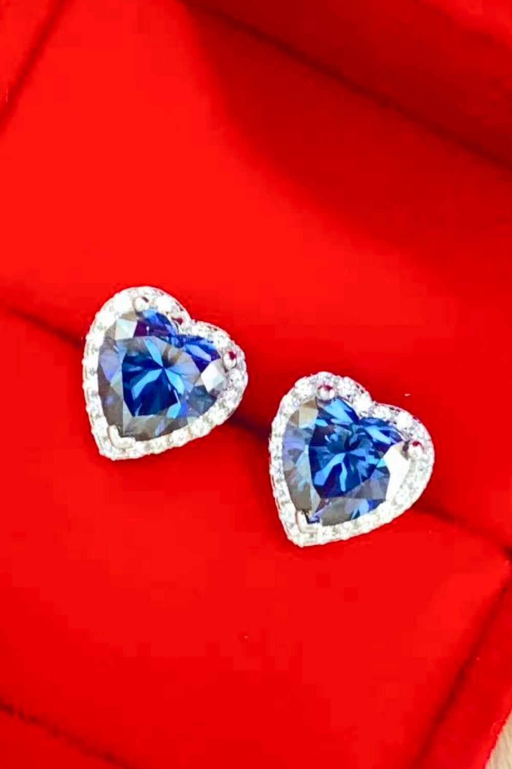 Aretes con forma de corazón de moissanita de 4 quilates