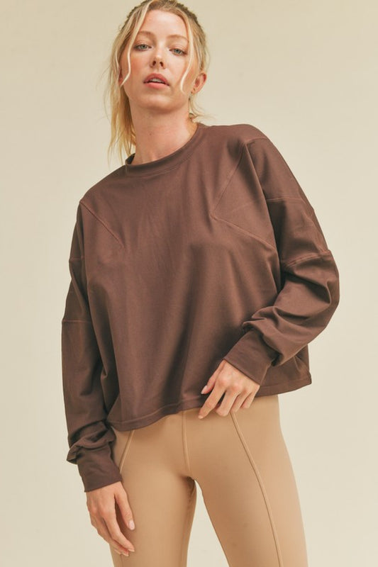 Kimberly C Sweat-shirt à manches dolman pleine taille en chocolat