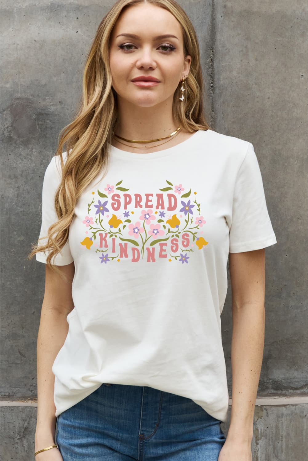 T-shirt en coton graphique Simply Love pleine grandeur SPREAD KINDNESS