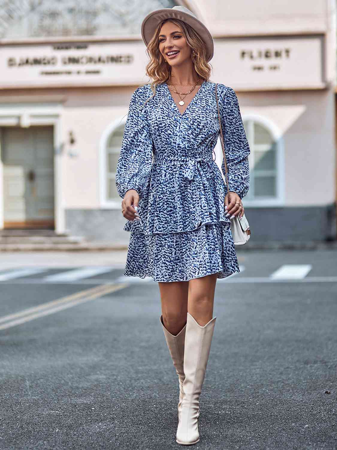 Robe superposée à manches longues et nouée à la taille