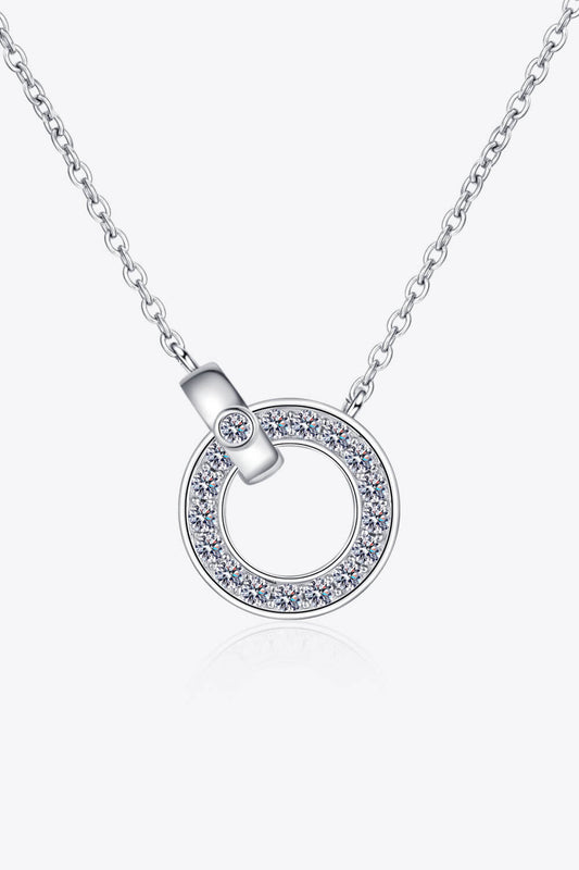 Collier plaqué rhodium avec pendentif moissanite