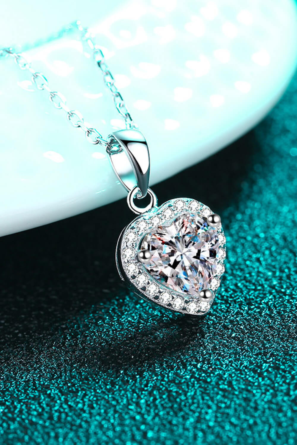 Collier chaîne avec pendentif cœur Moissanite 1 Carat