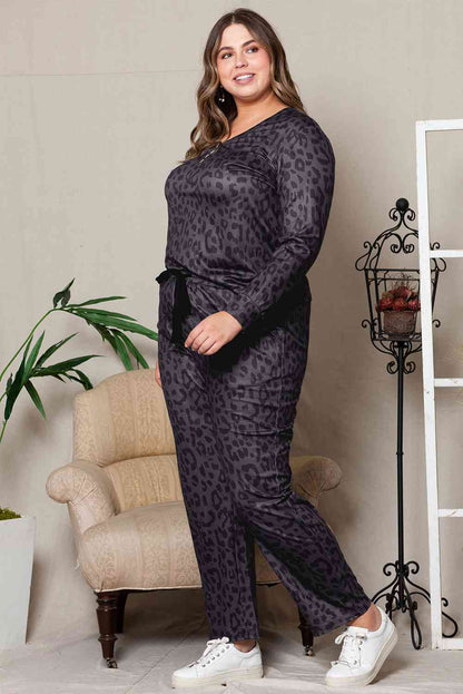 Ensemble de salon à col en V et pantalon slim imprimé léopard de grande taille