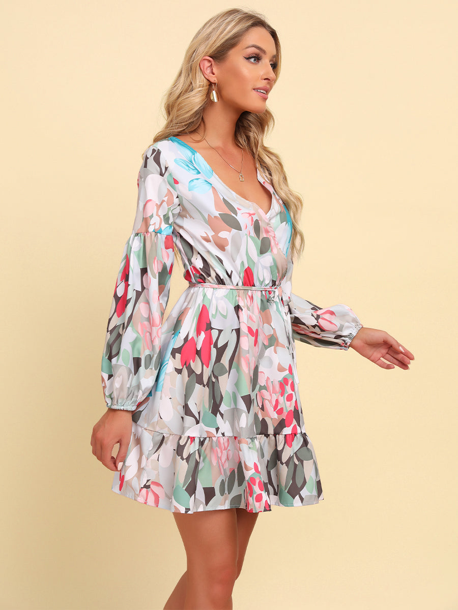 Robe surplis imprimée à taille nouée et manches bouffantes