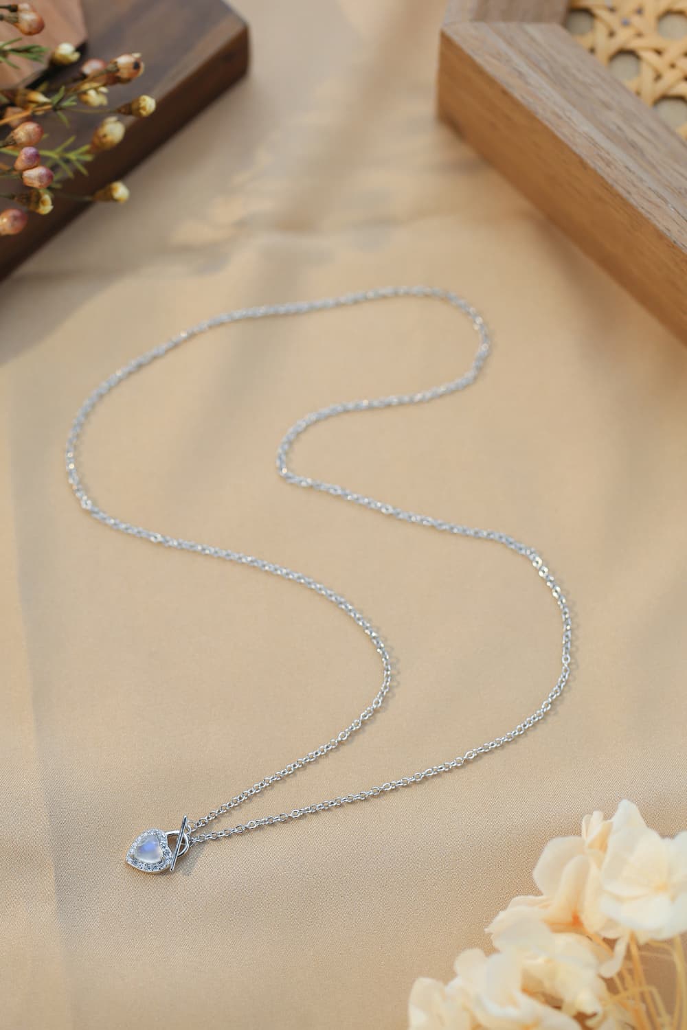 Collier pendentif coeur pierre de lune