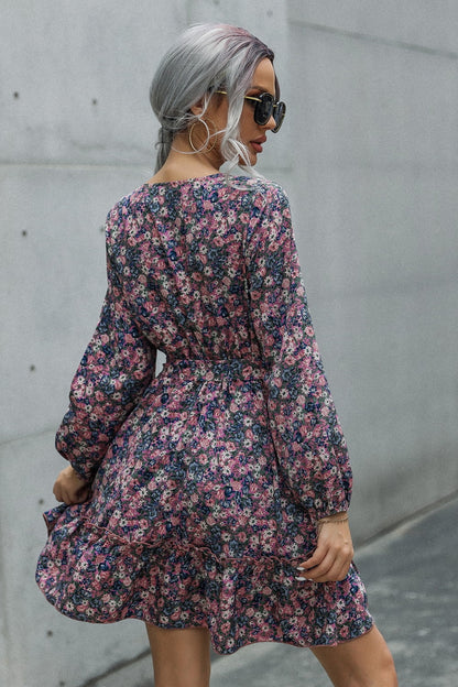 Mini-robe à imprimé floral, nouée à la taille, col surplis