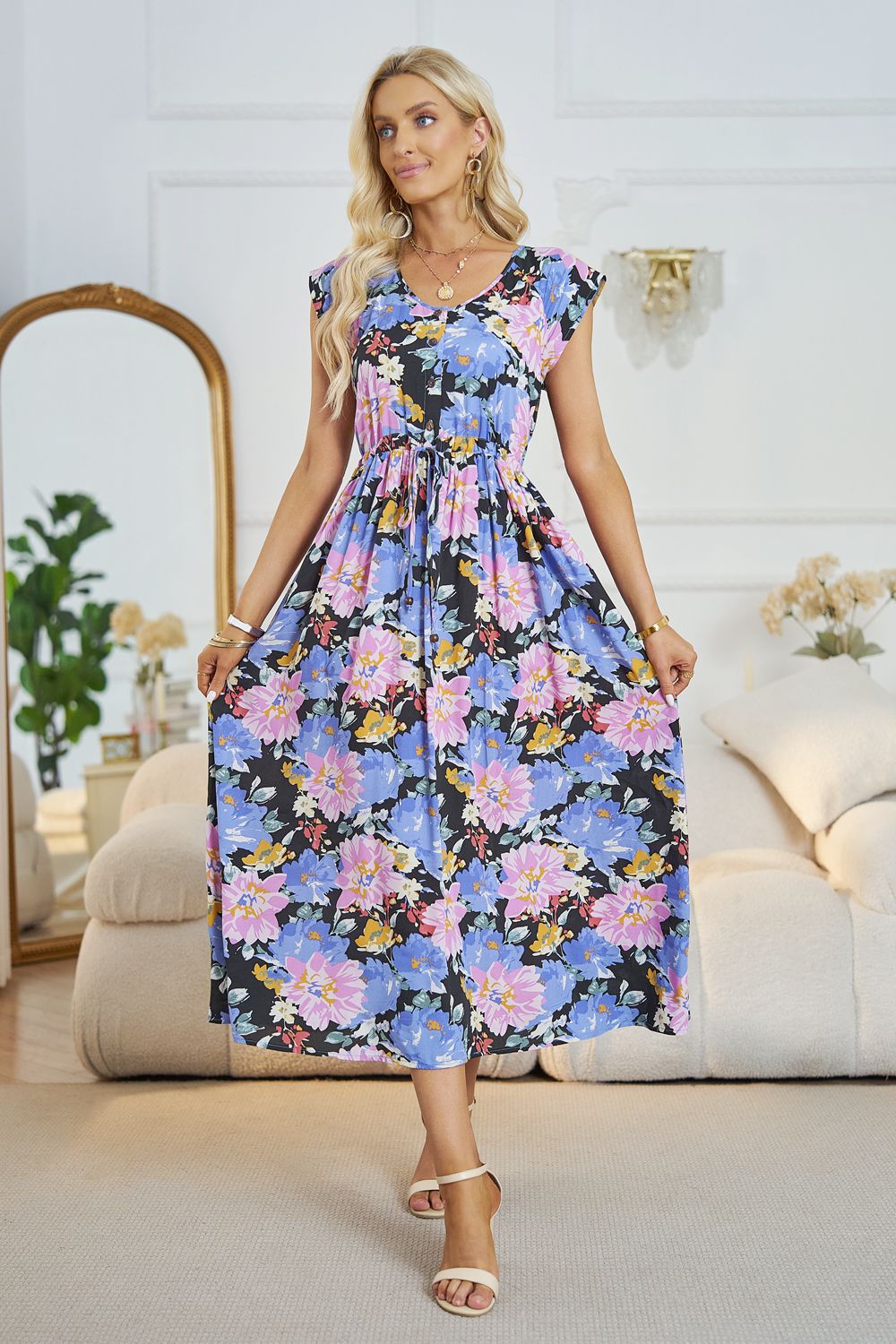 Vestido midi floral con cuello en V y línea A