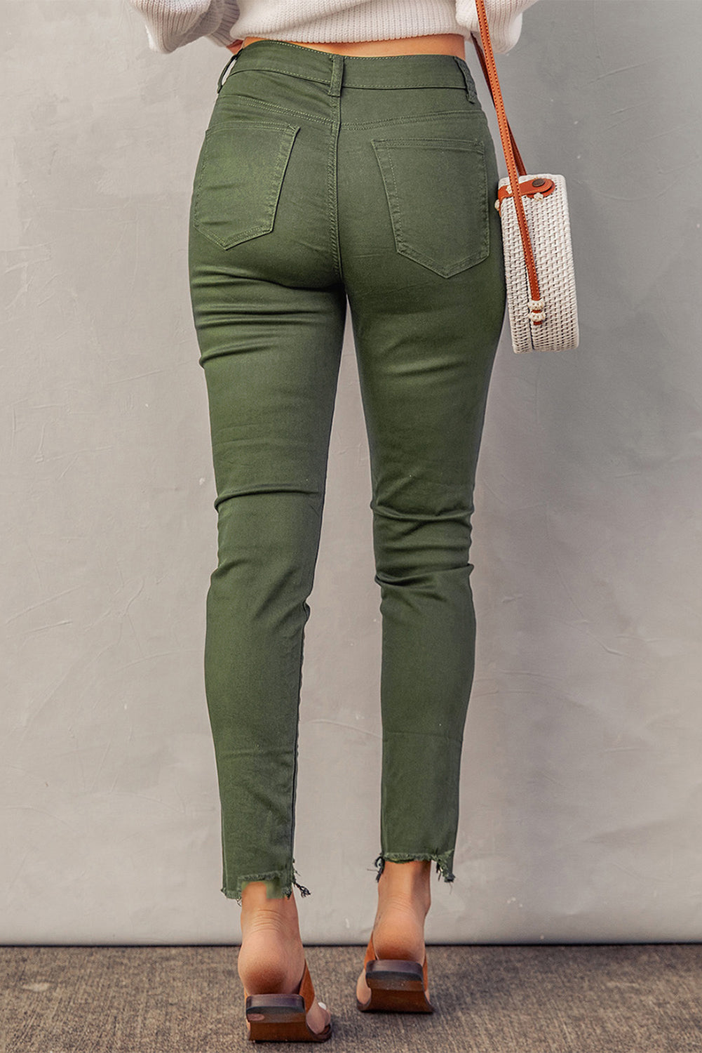 Jean skinny avec braguette boutonnée et ourlet