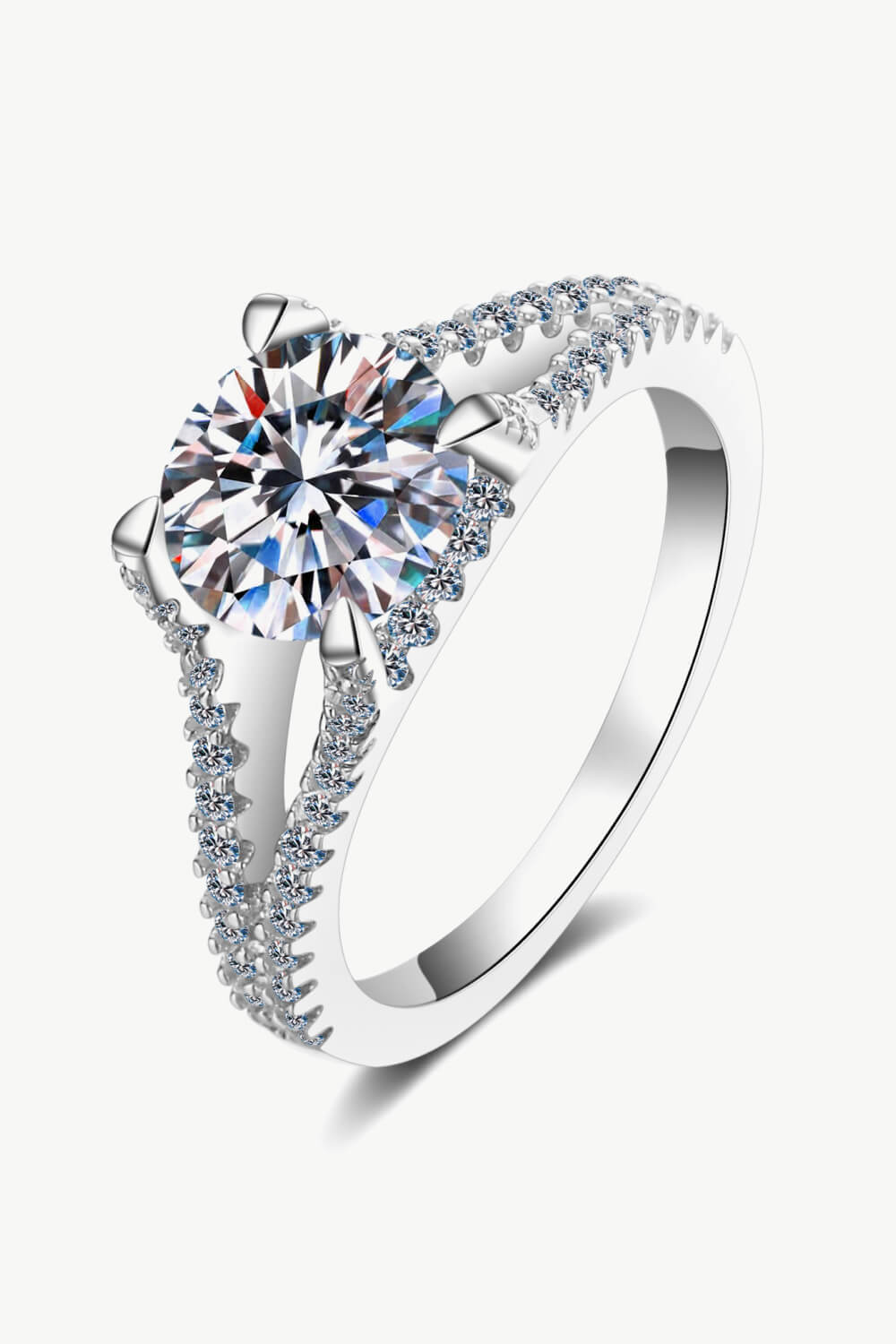 Bague élégante en argent sterling moissanite