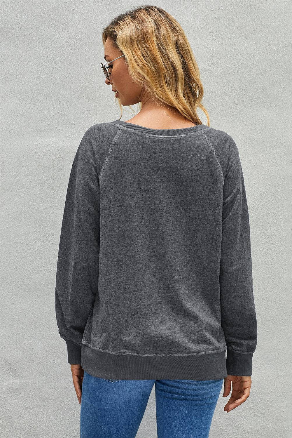 Round Neck Raglan Sleeve Exposed Seam Sweatshirt