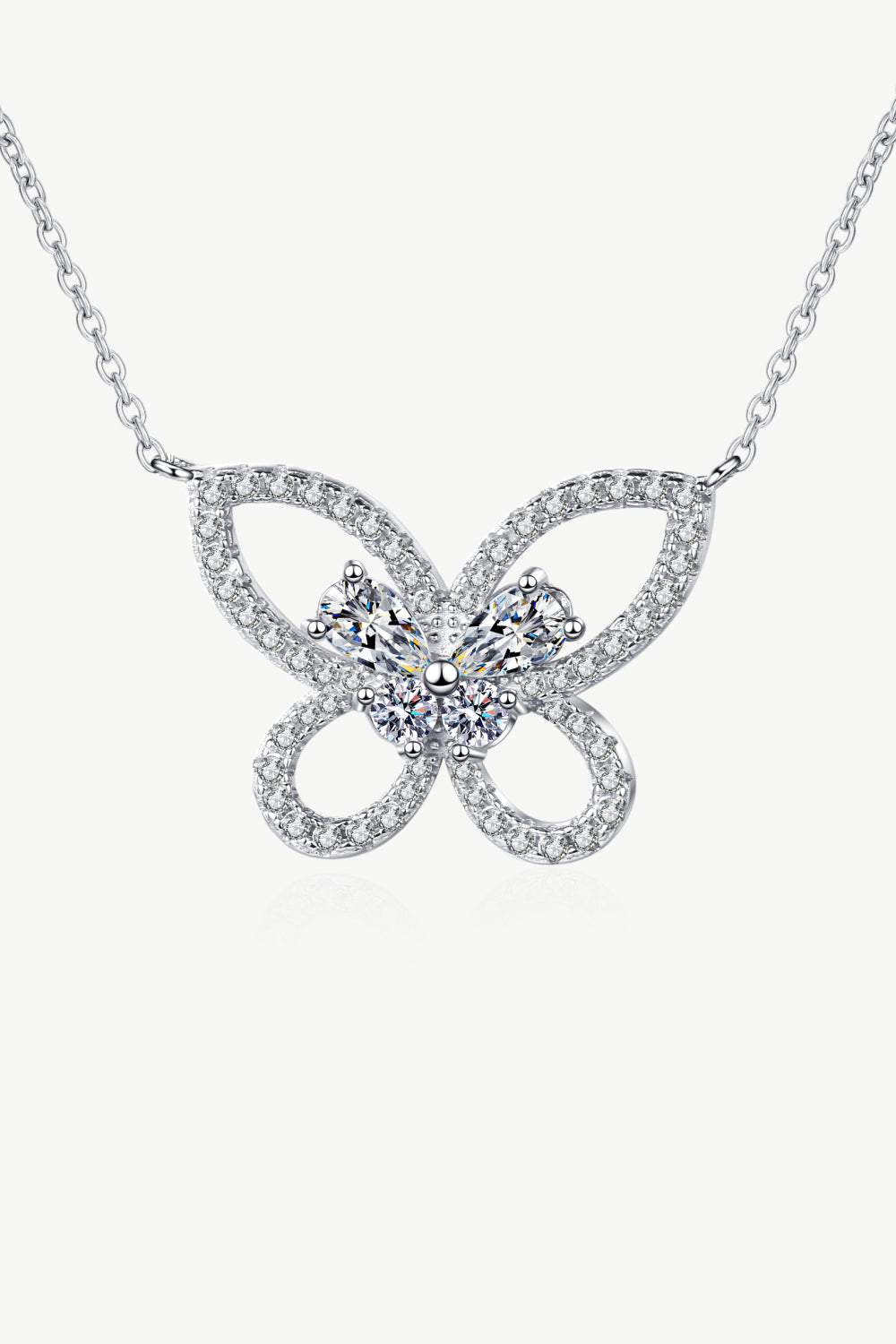 Collier pendentif papillon moissanite