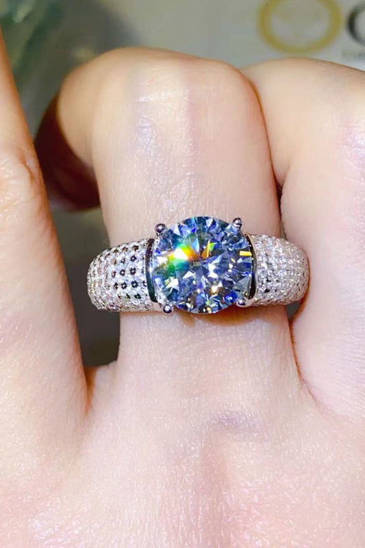 Bague en pierre latérale moissanite de 3 carats