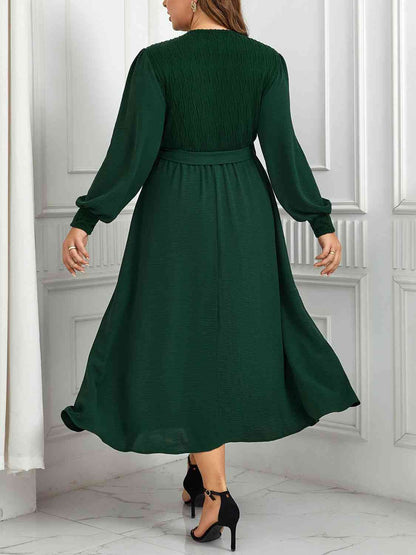 Robe Mi-Longue à Manches Longues et Col Surplis à la Taille de Grande Taille