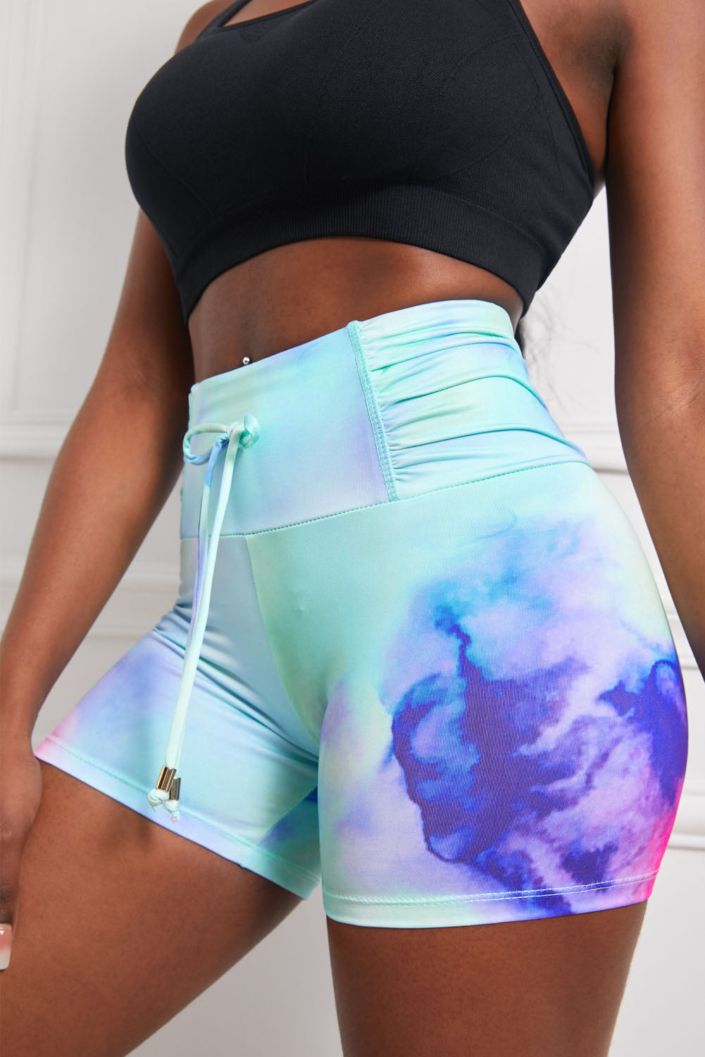 Short de sport froncé avec détail noué et tie-dye