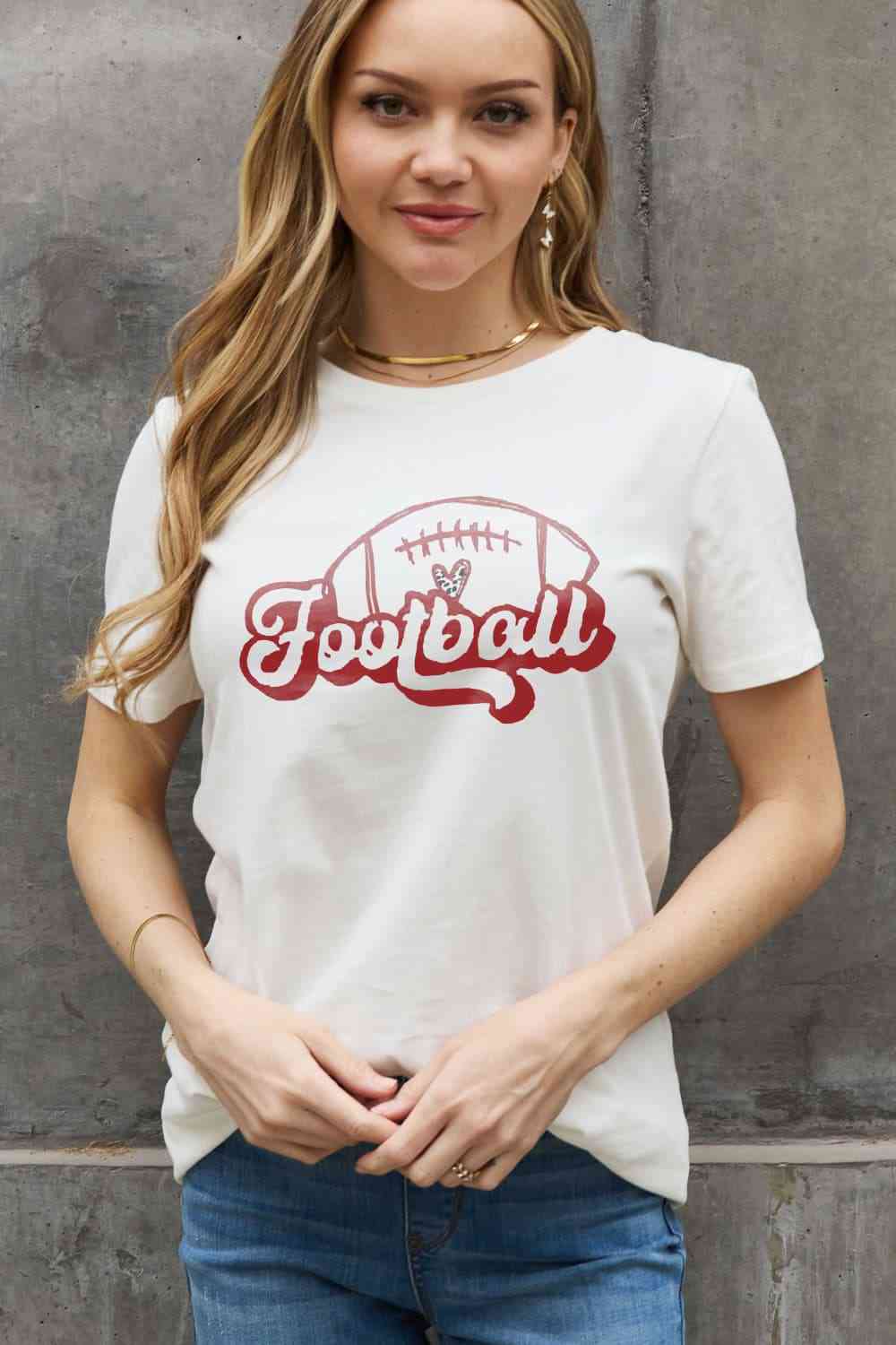 T-shirt en coton graphique Simply Love FOOTBALL pleine taille