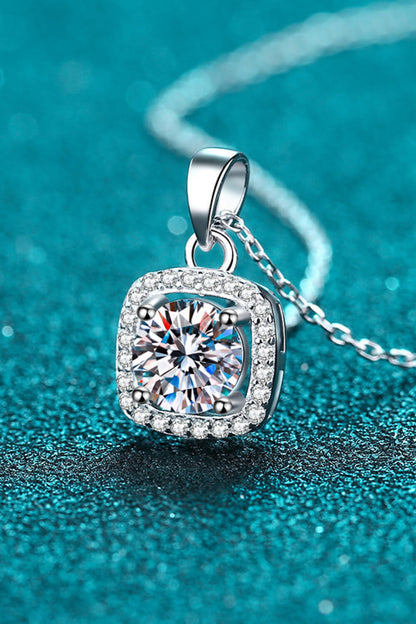 Collier chaîne à pendentif carré Moissanite