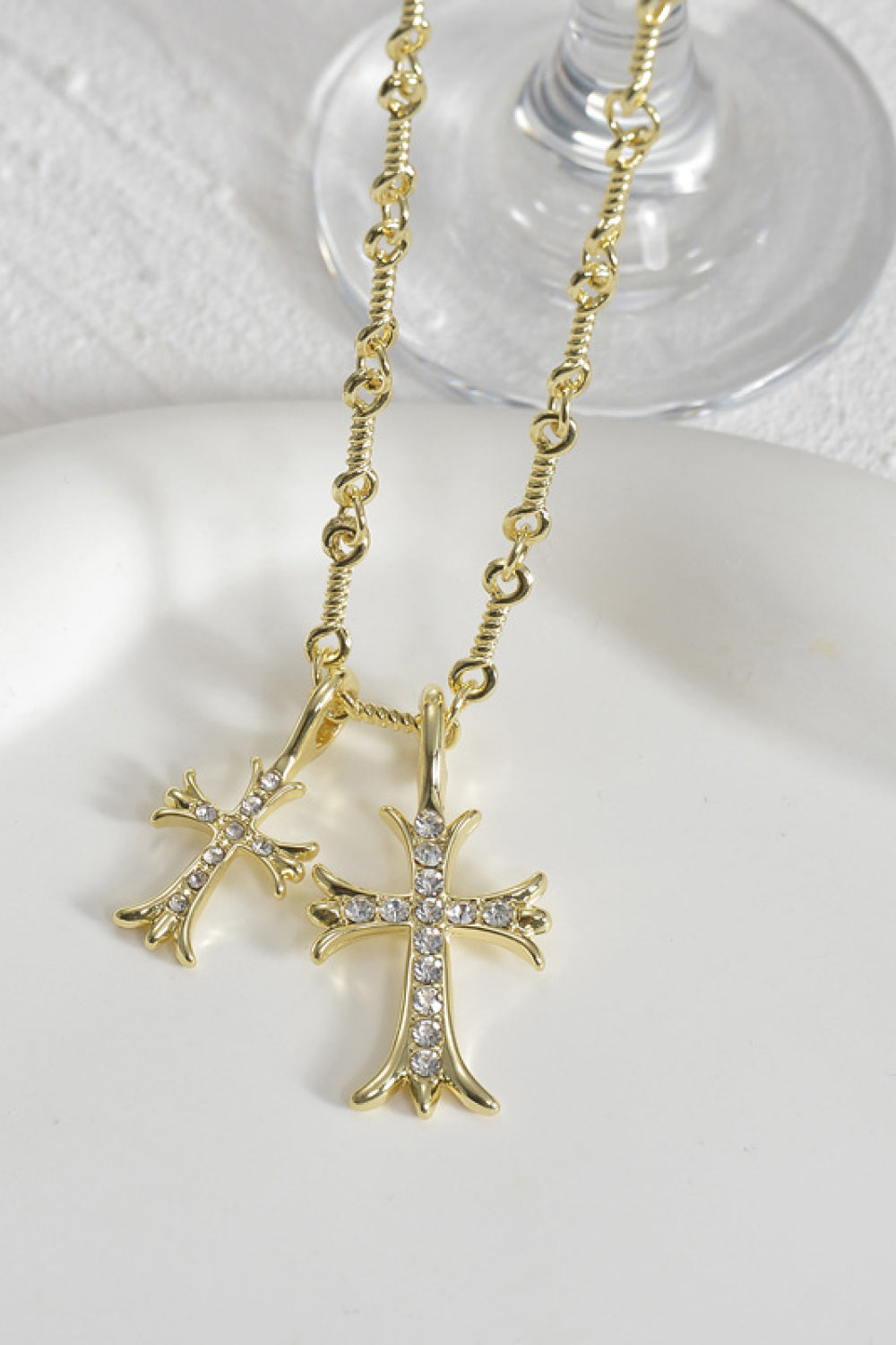 Collier en acier inoxydable avec pendentif croix