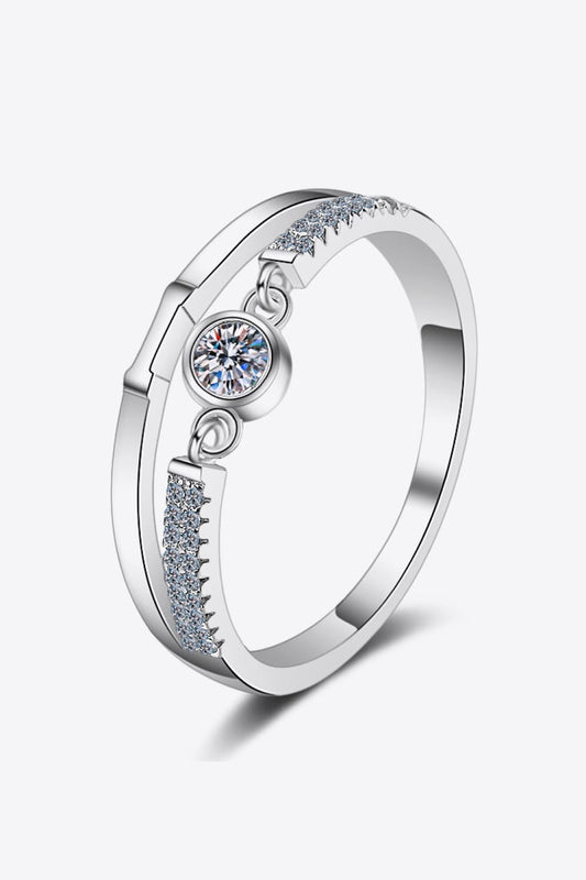 Bague plaquée rhodium et découpe moissanite