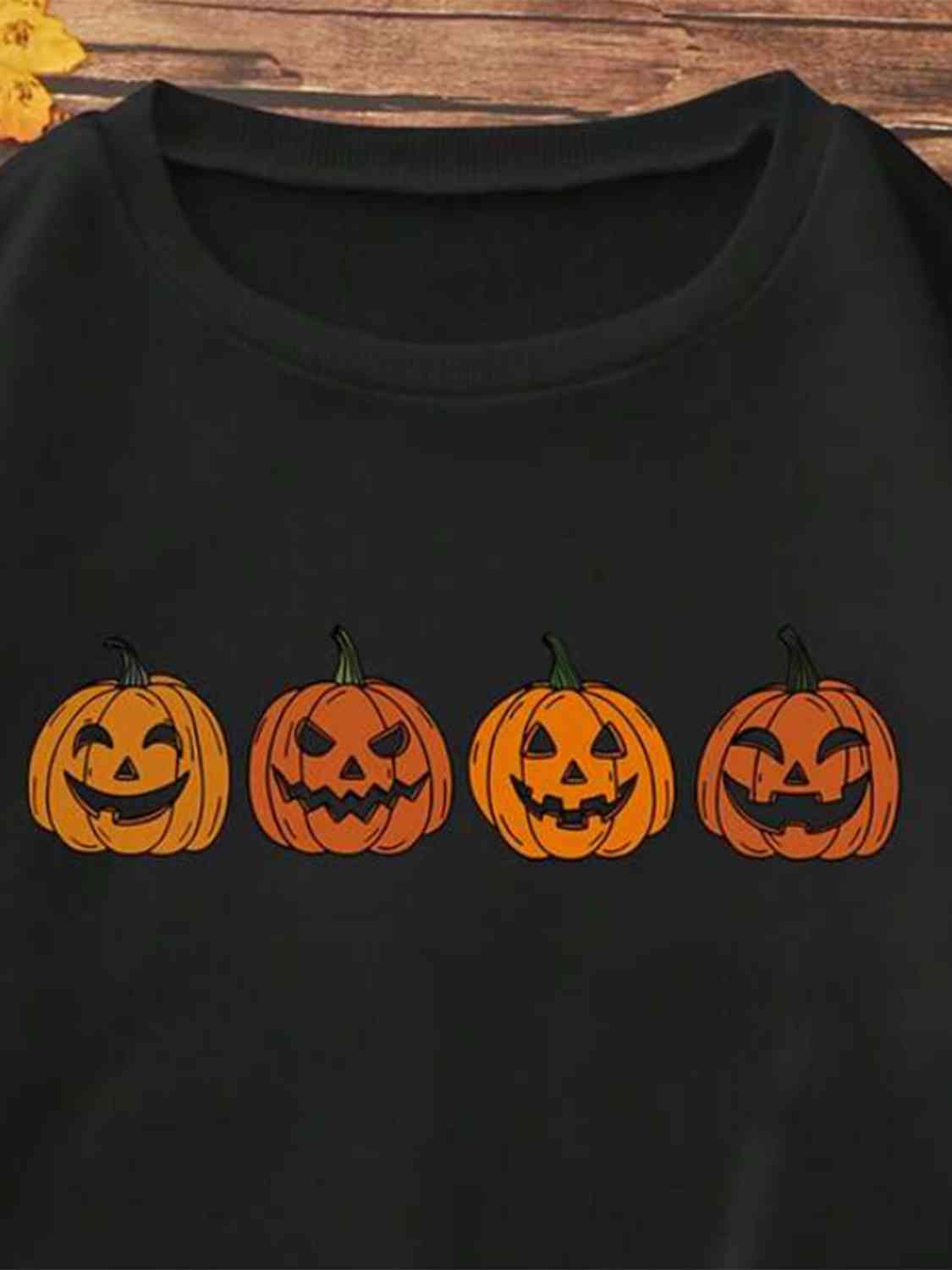 Simply Love T-shirt graphique Jack-O'-Lantern pleine taille