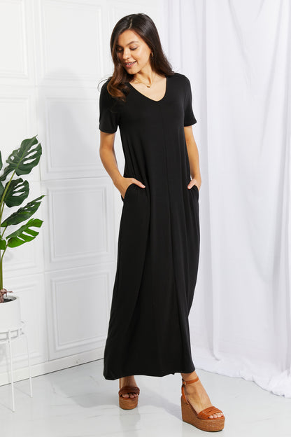 Zenana Simple Wonder Robe longue avec poche pleine taille en noir