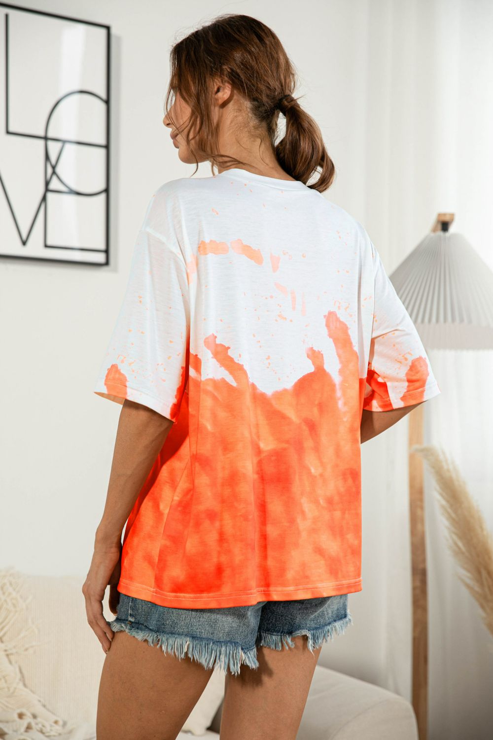 Camiseta con cuello redondo y efecto tie-dye