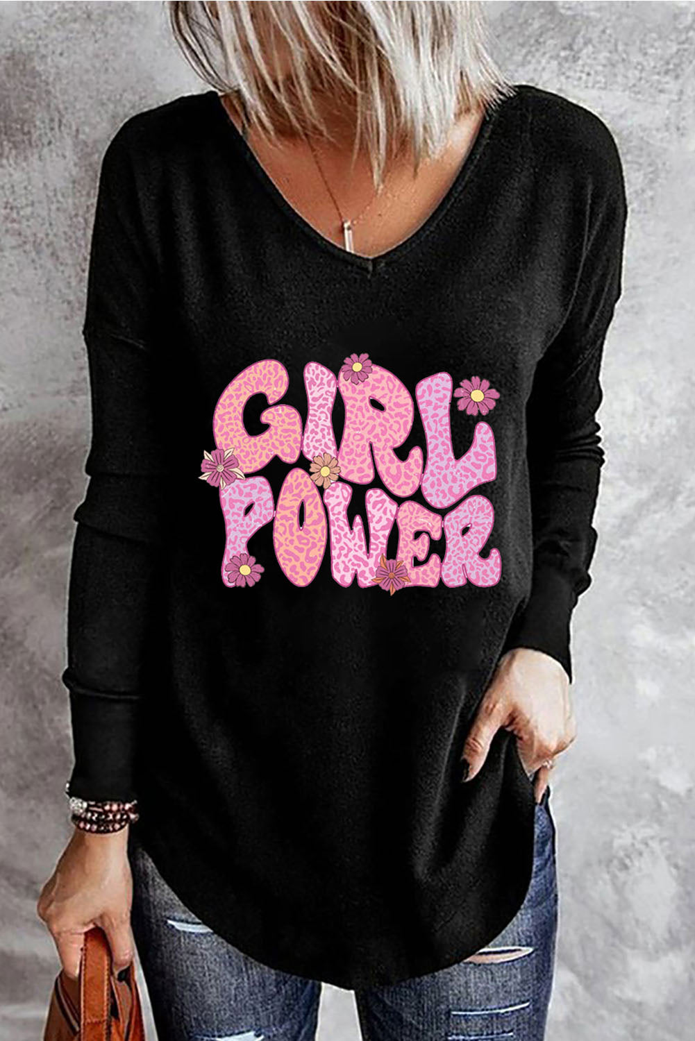 Top con cuello en V y estampado de leopardo de GIRL POWER