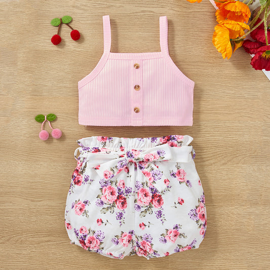 Ensemble débardeur à boutons décoratifs et short à fleurs