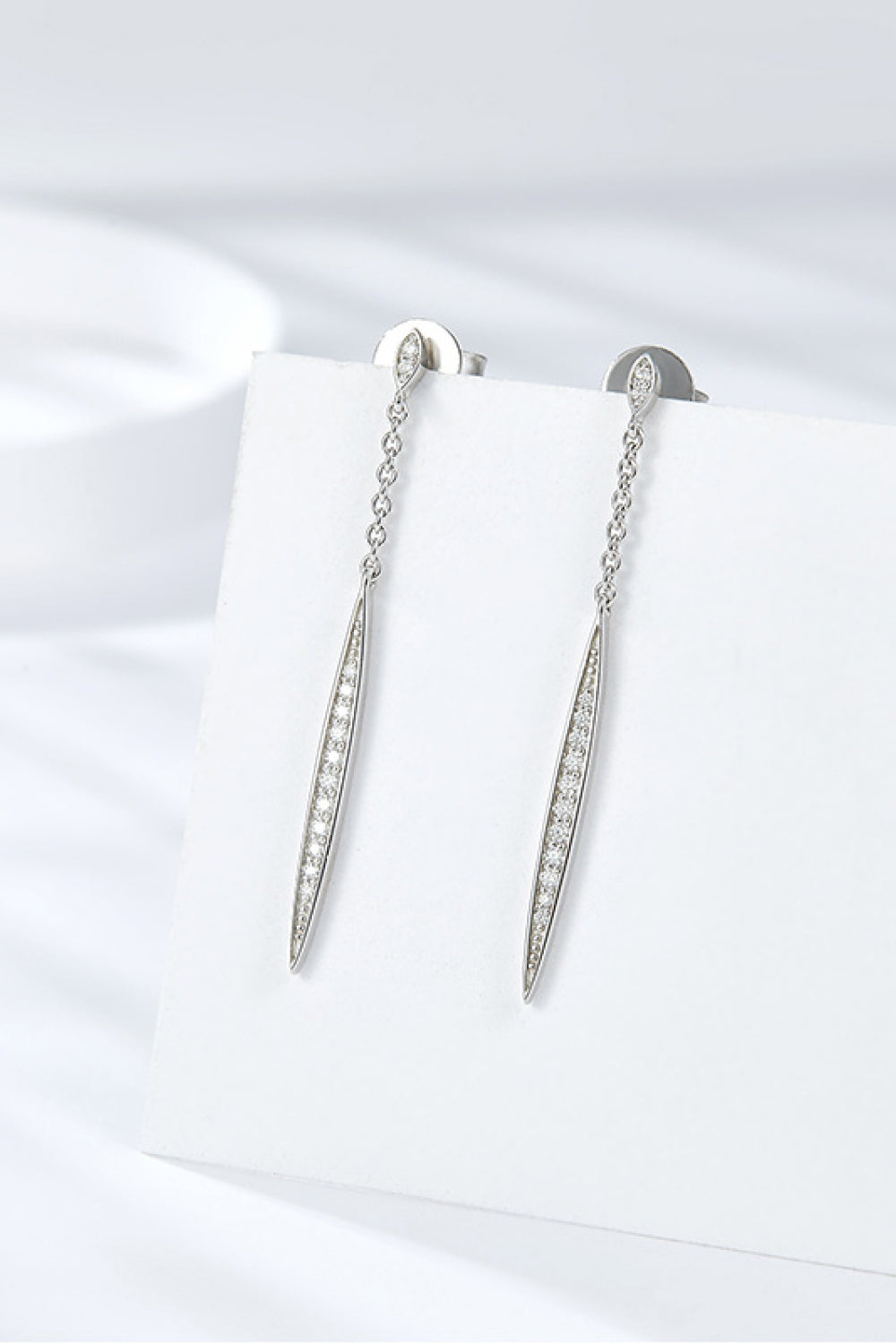 Boucles d'oreilles pendantes élégantes en argent sterling 925 Moissanite