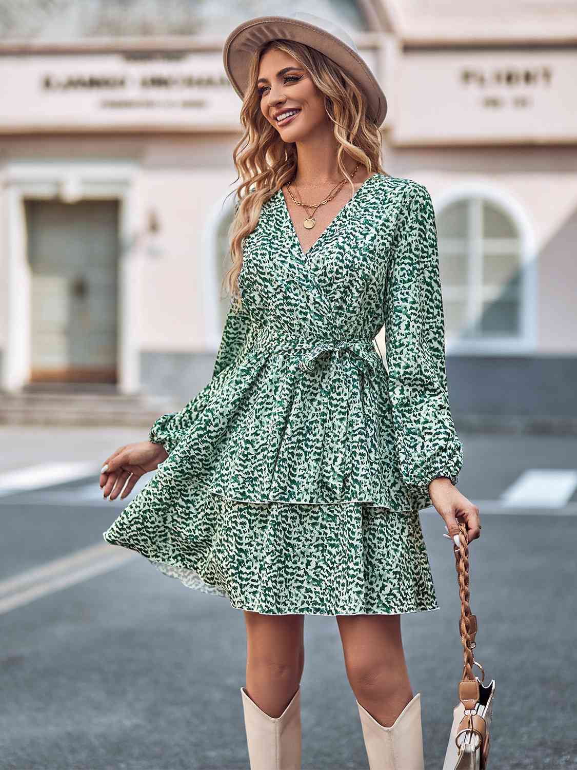 Robe superposée à manches longues et nouée à la taille