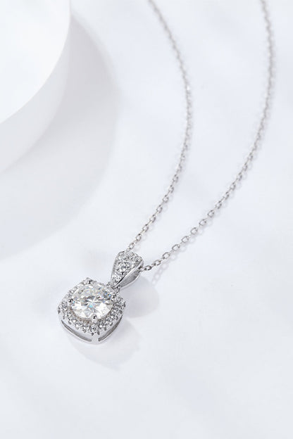 Collier pendentif carré moissanite 1 carat