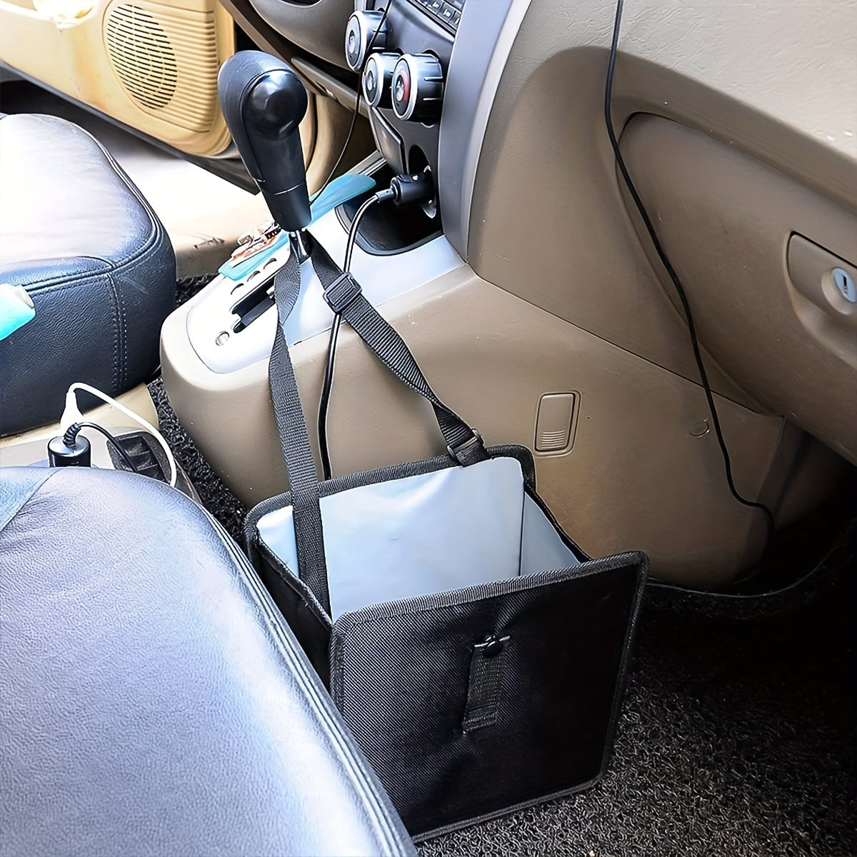 Upgrade Your Car with This Stylish, Waterproof & Leakproof Foldable Trash Can - Perfect Gift for Women & Men!