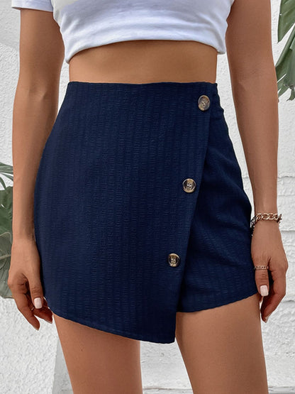 Short taille haute zippé au dos