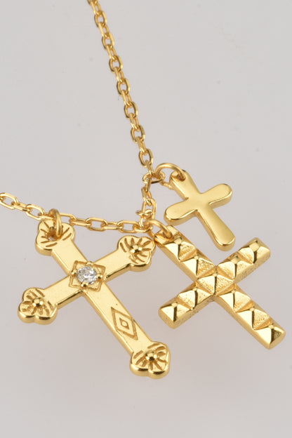 Collier pendentif croix en zircon incrusté